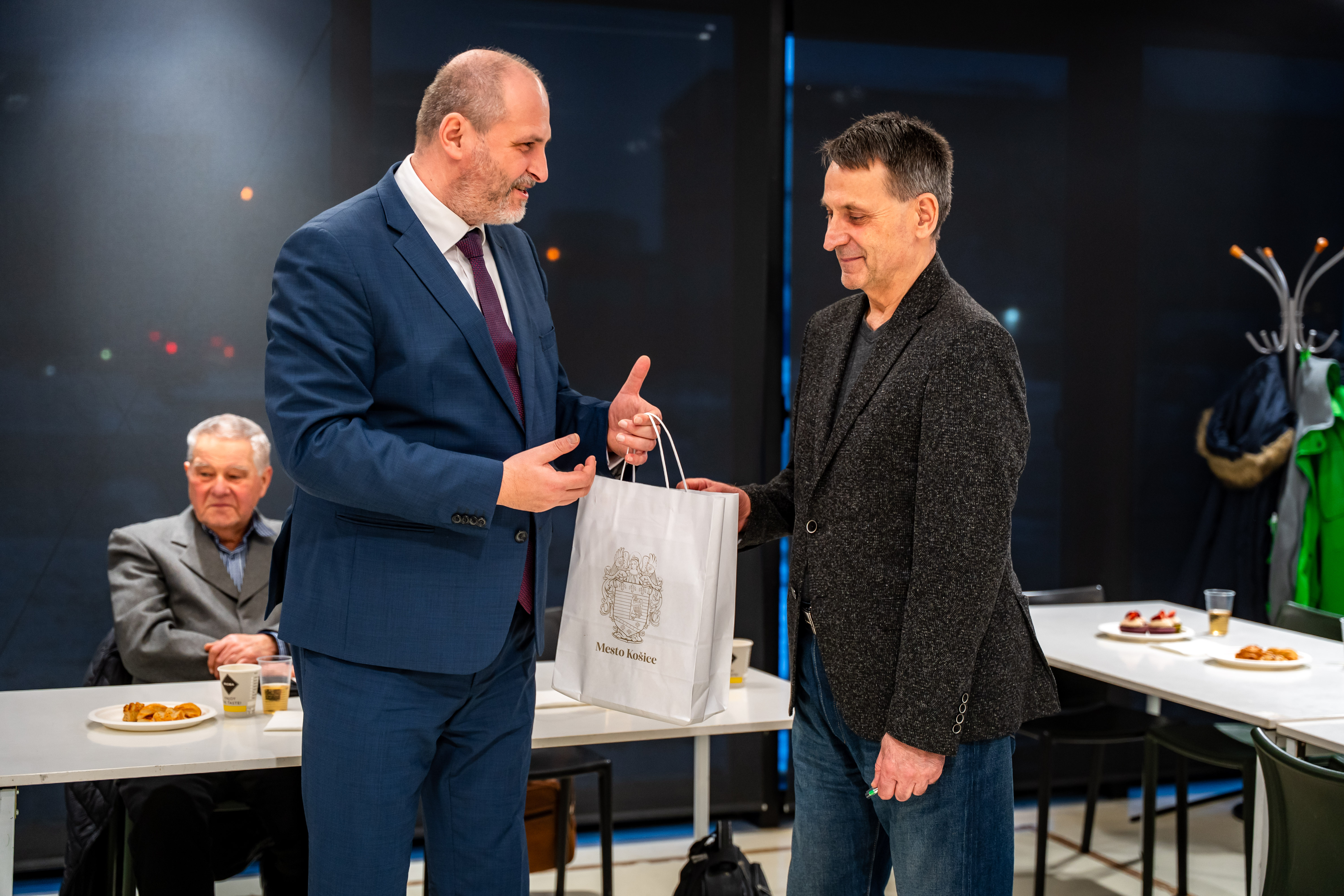 Navsteva seniorskeho klubu vojenskych dochodcov-14